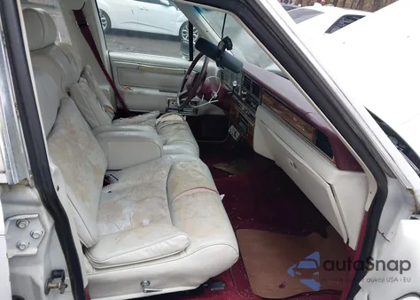 1989 Lincoln Town Car Signature from USA, damaged, VIN 1LNBM82F1KY625553